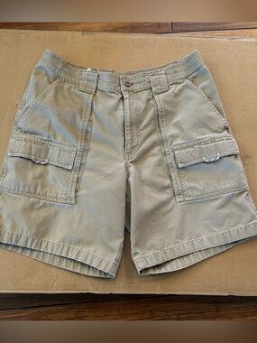 LL Bean Cargo Shorts. Size 34